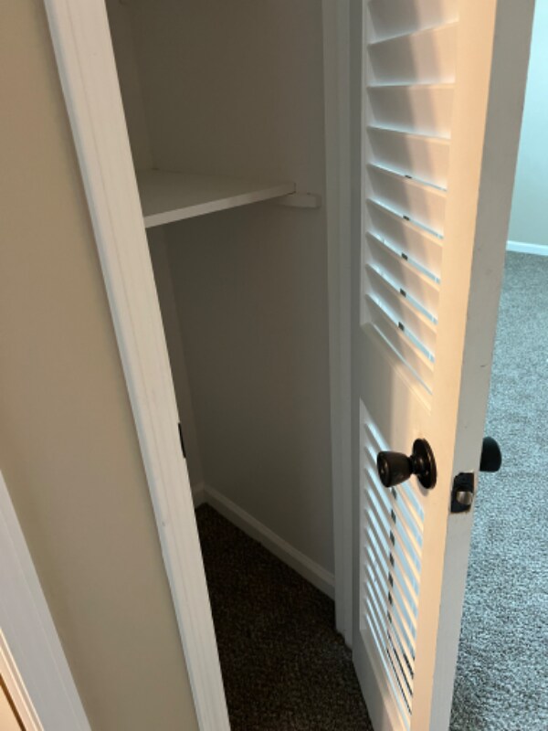 Foto del edificio - 240 English Ave