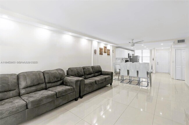 Foto del edificio - 2600 NW 49th Ave