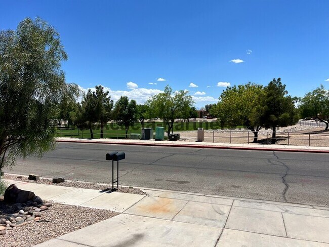 Foto del edificio - 2BD 2BA in Tres Pueblos w/ Garage & Washer/Dryer