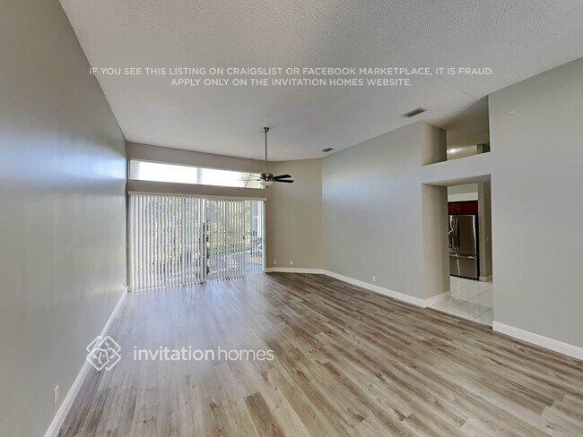 Foto del edificio - 5077 NW 104th Ave