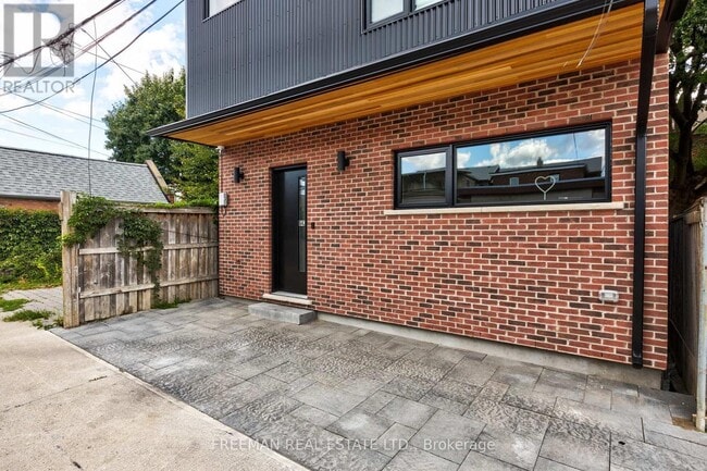 Building Photo - 642 Gladstone Ave