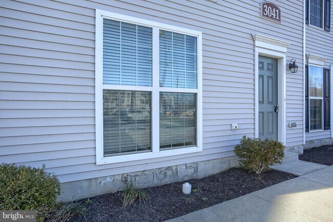 Building Photo - 3041 Meridian Cmns
