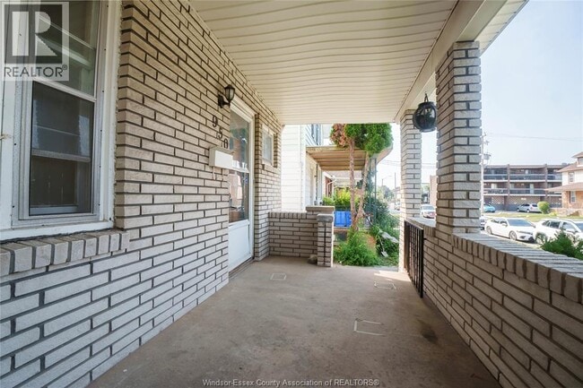 Building Photo - 950 Elsmere Ave