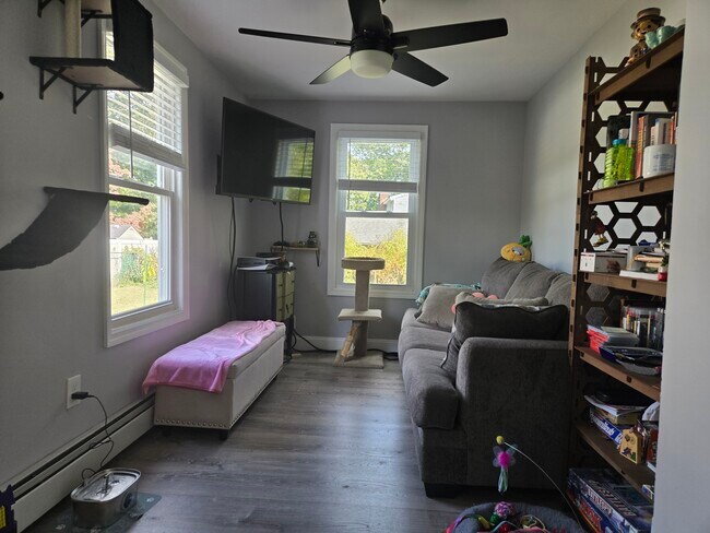 Foto del edificio - 15 Plandome Pl