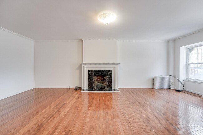Foto del edificio - 370 Forrest St