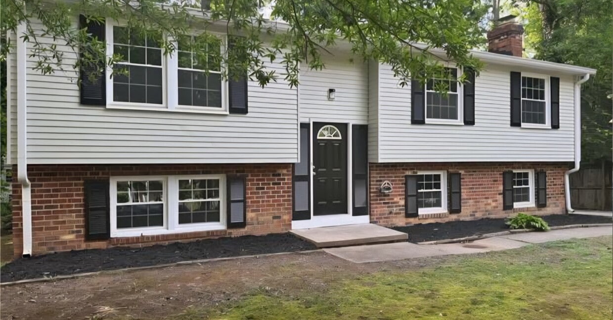 Primary Photo - 110 Carbe Ct