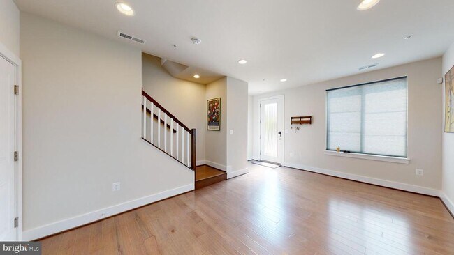 Building Photo - 14612 Lakestone Dr