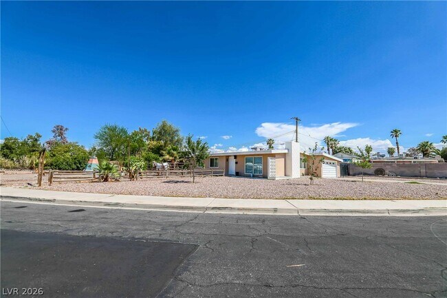 Building Photo - 867 Lulu Ave