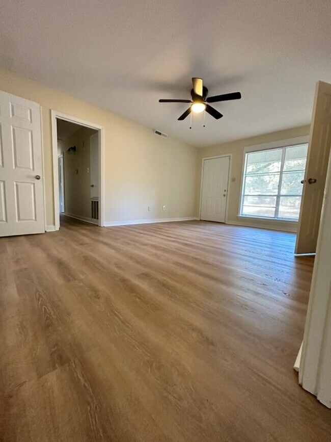 Foto del edificio - COMING SOON!! 3 Bed/2 Bath Home in Northeast Jackson!!