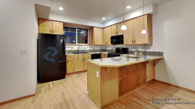 Foto del edificio - 12047 33rd Ave NE