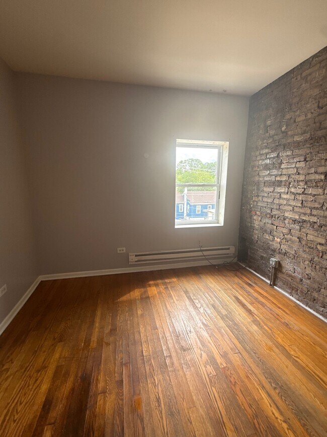 Foto del edificio - 1613 W 87th St
