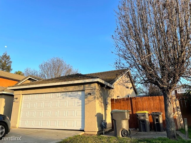 Building Photo - 3 br, 2 bath House - 3722 Wild Rose Ln