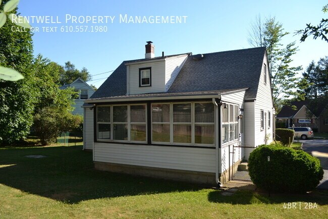 Foto del edificio - 4 Bedroom 2 Full Baths | Pets Ok* | $2,150...