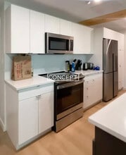 Building Photo - 17 E Lenox St