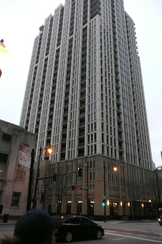 Primary Photo - 1250 S Michigan Ave