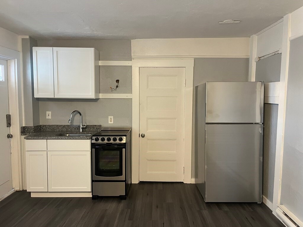 338 Summer St Unit 3, Franklin, MA 02038 Room for Rent in Franklin