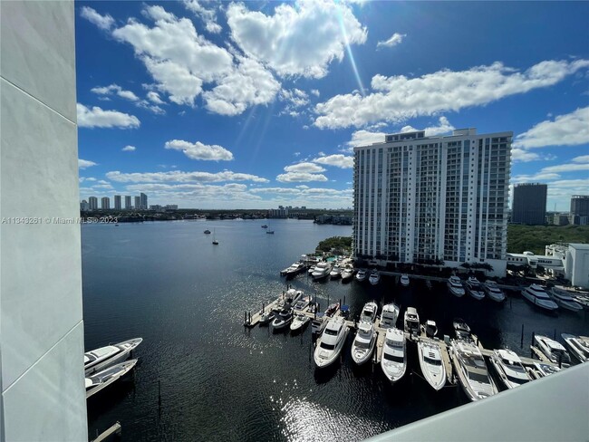 Foto del edificio - 17301 Biscayne Blvd