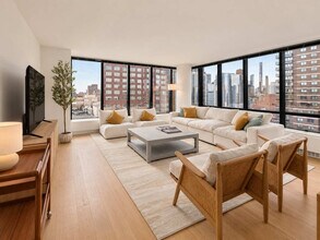 Building Photo - 525 E 72nd St