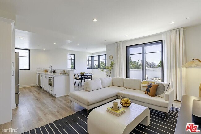 Building Photo - 3 br, 3 bath Condo - 859 S Lucerne Blvd Ap...