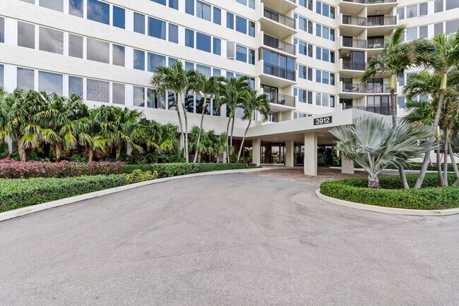 Building Photo - 3912 S Ocean Blvd