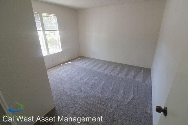 Building Photo - 573 E Arques Ave