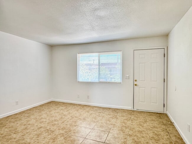 Building Photo - 2920 E Siki Ct