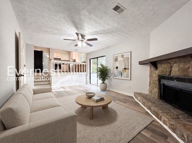 Foto del edificio - 3 Bed/2 Bath Home with Garage / Pet-Friendly / Available Now!