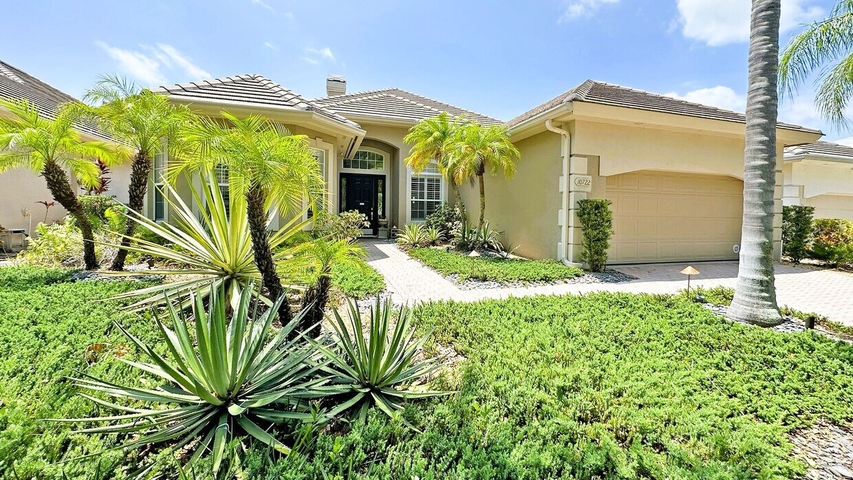 Primary Photo - Elegant 4-Bedroom Home in Turtle Creek wit...