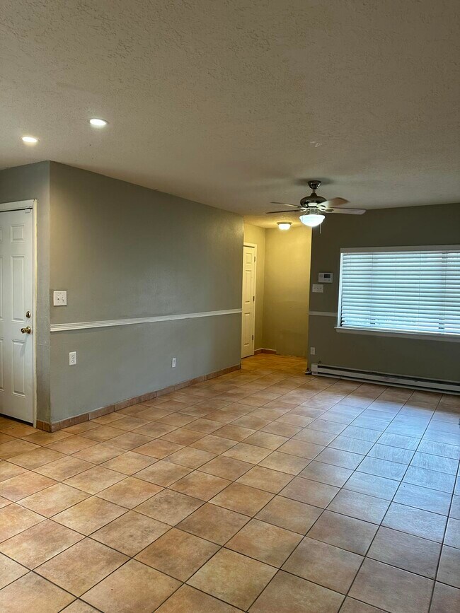 Foto del edificio - 6027 Redlands Rd NW