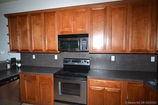 Foto del edificio - 19548 S Whitewater Ave