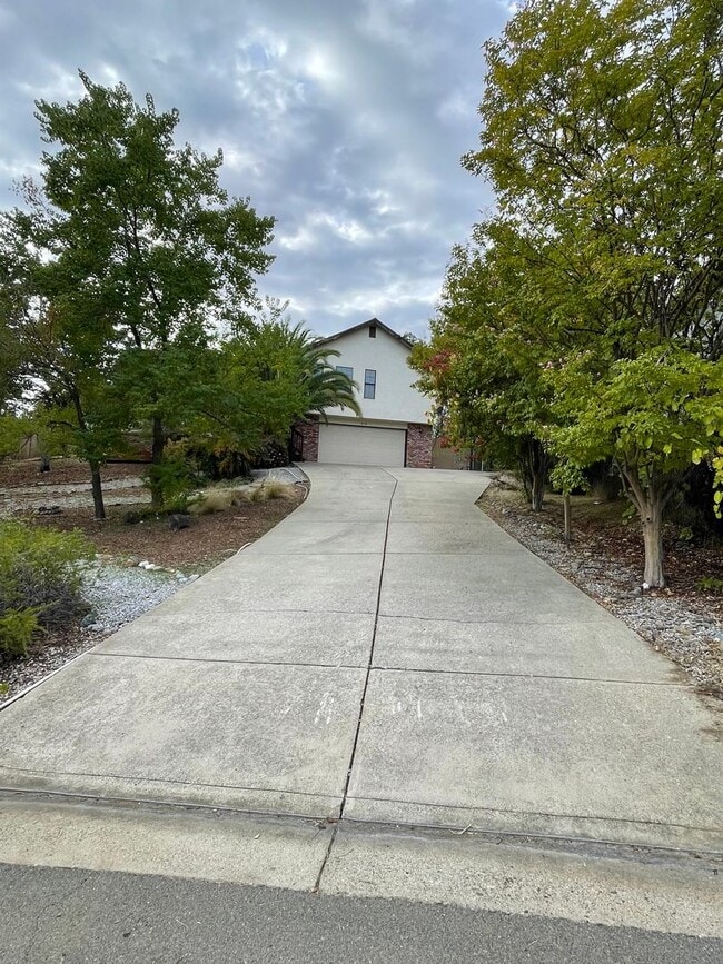 Foto del edificio - COUNTRY OAKS SUBDIVSION LARGE 3 BED 2 BATH...