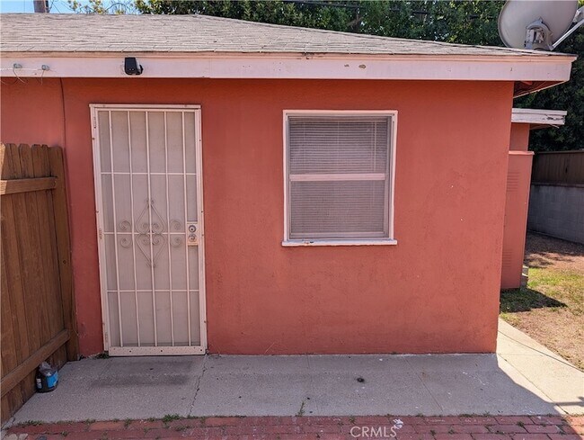 Foto del edificio - 6220 S Fairfax Ave