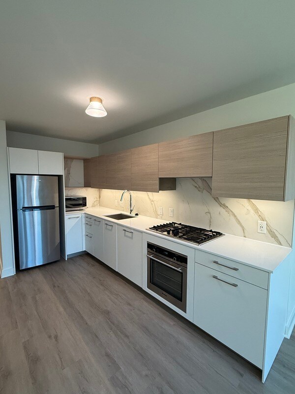 Foto del edificio - 641 W Lake St