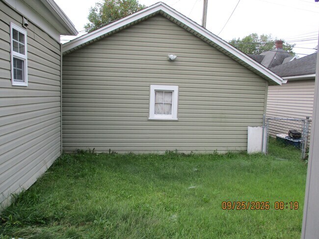 Foto del edificio - 611 Liberty Dr