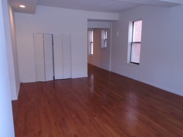 Building Photo - 1712 S Tucker Blvd