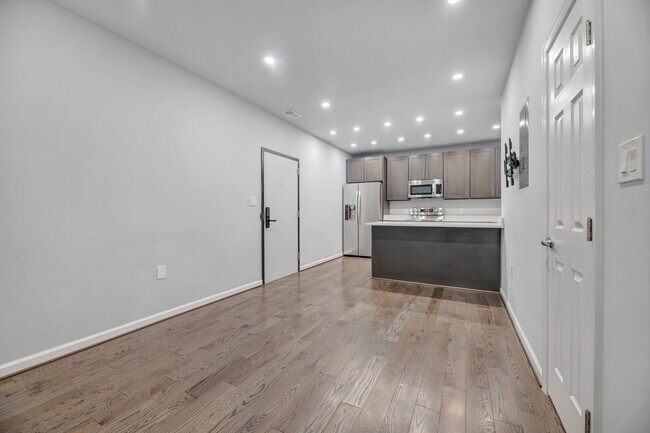 Building Photo - 1801 Otis St NE