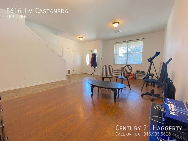 Foto del edificio - Spacious 5 Bedroom Northeast Home!