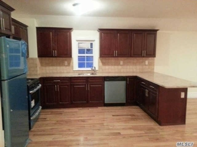 Foto principal - 148-59 Edgewood St