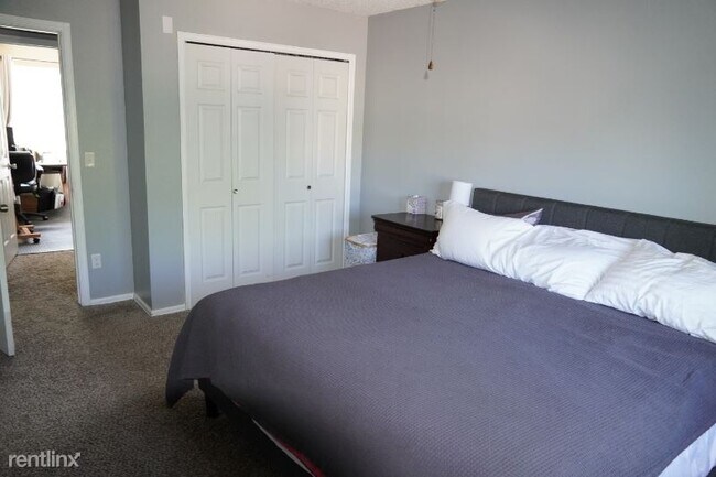 Building Photo - 3 br, 2 bath House - 3965 Glenhurst St