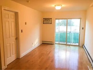 Building Photo - 141-33 Pershing Crescent