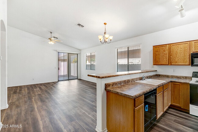 Building Photo - 17228 W Elm St