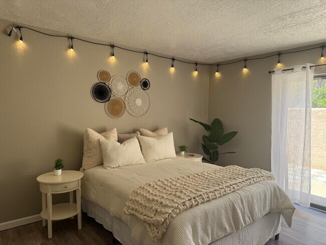 Foto del edificio - 10241 Las Casitas Ct NE