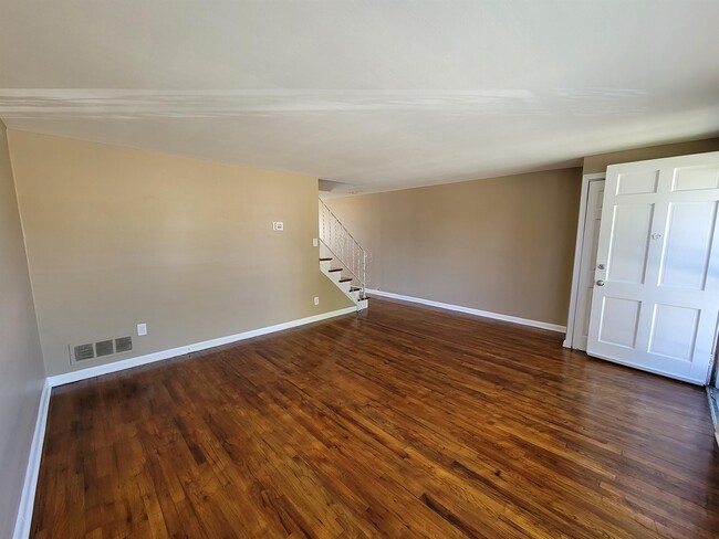 Building Photo - 5425 Bucknell Rd