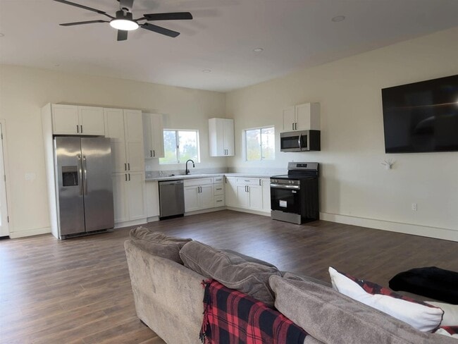 Foto del edificio - 2062 Valley Rim Rd