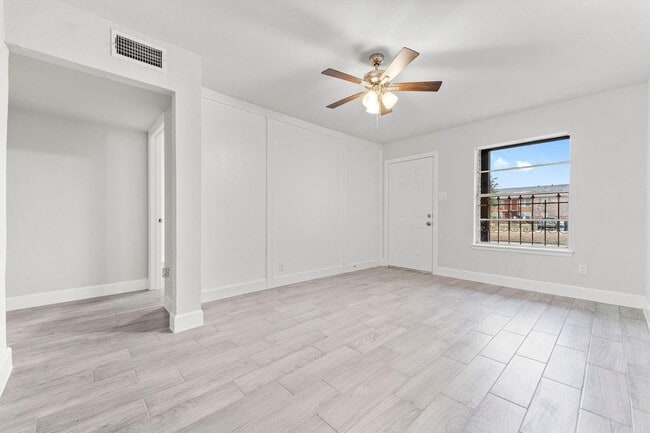 Building Photo - 9026 Kempwood Dr