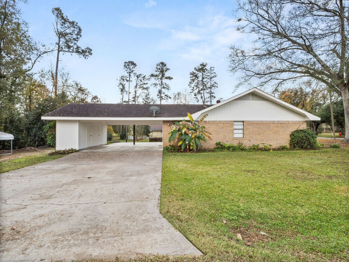 Foto principal - 910 S Texas St