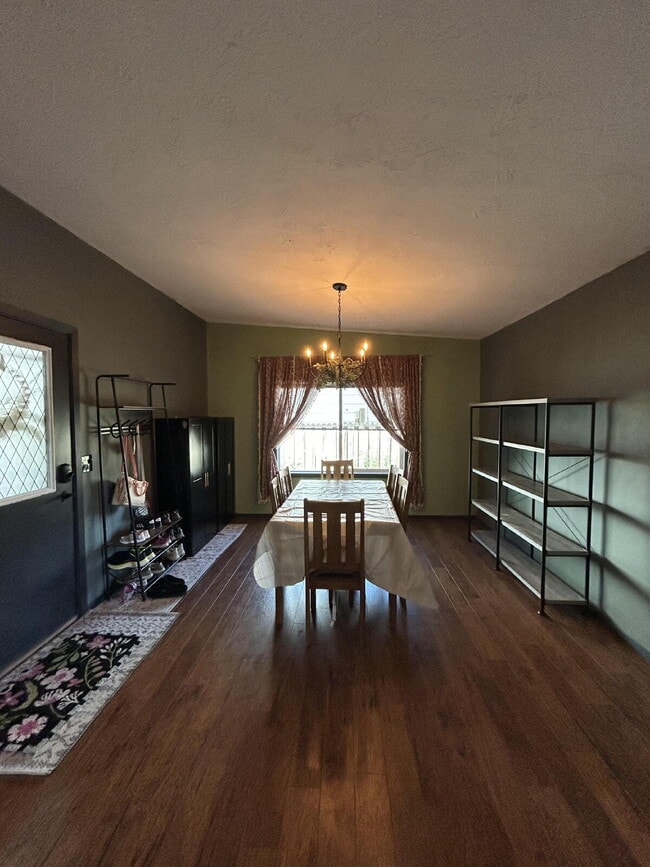 Building Photo - Charming 3-Bedroom home with 2 Baths & 1700 Sq Ft in Moscow, ID!