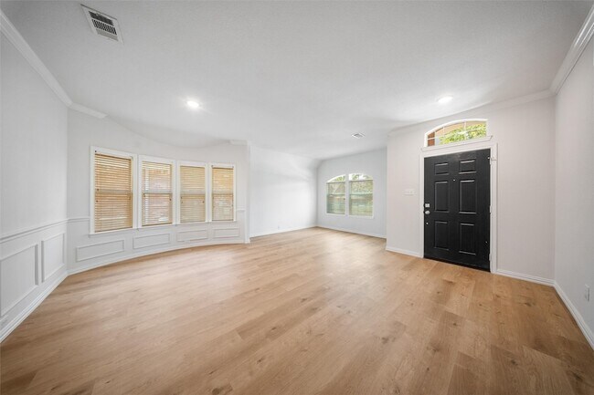 Foto del edificio - 6000 Meadowglen Dr