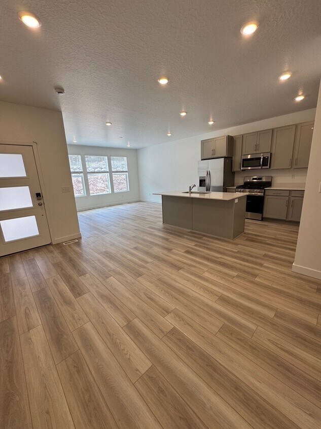 Foto principal - 2484 Wildwood Ln