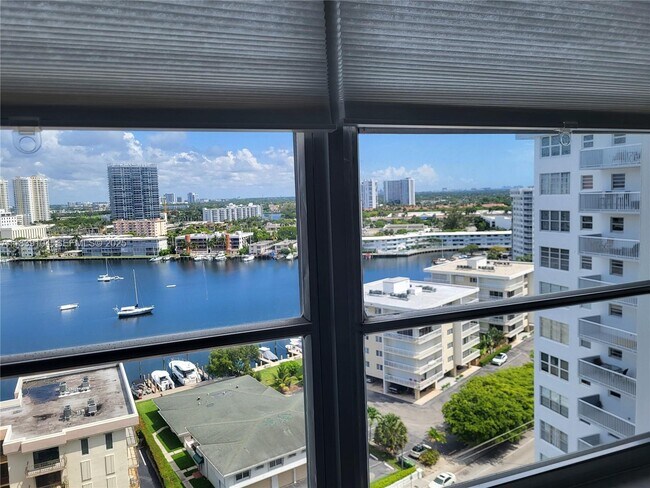 Foto del edificio - 137 Golden Isles Dr